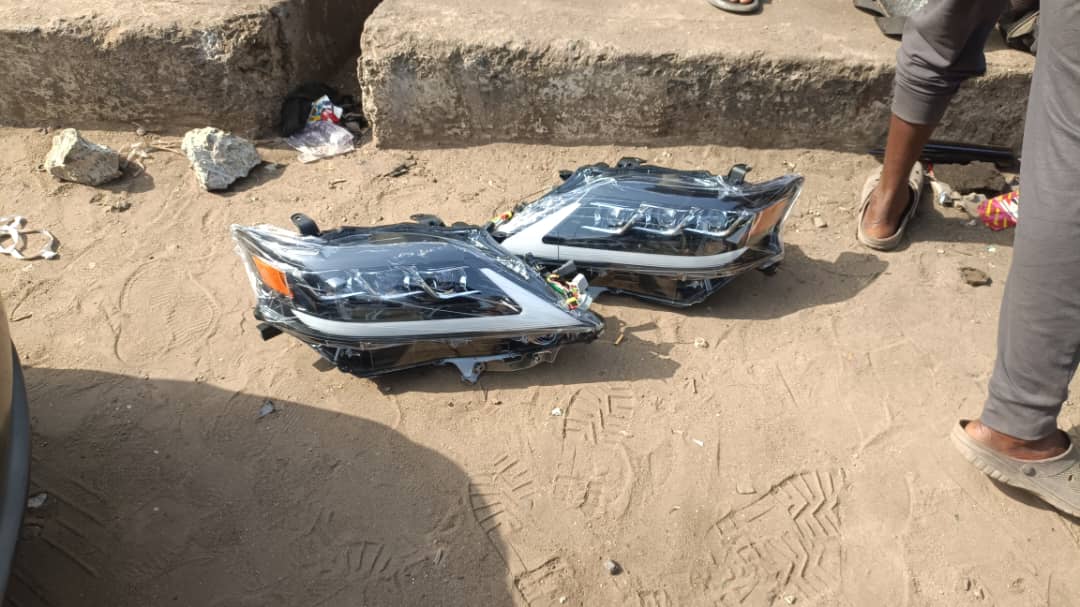 Conversion headlight for I.s 250 018